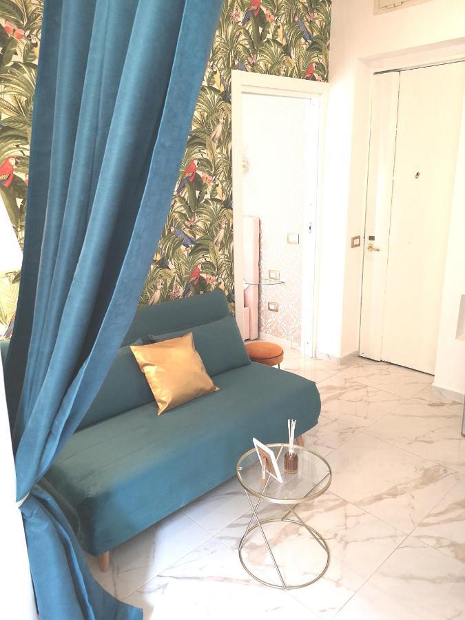 Domus Luigi Leone Bed & Breakfast Наполи Екстериор снимка