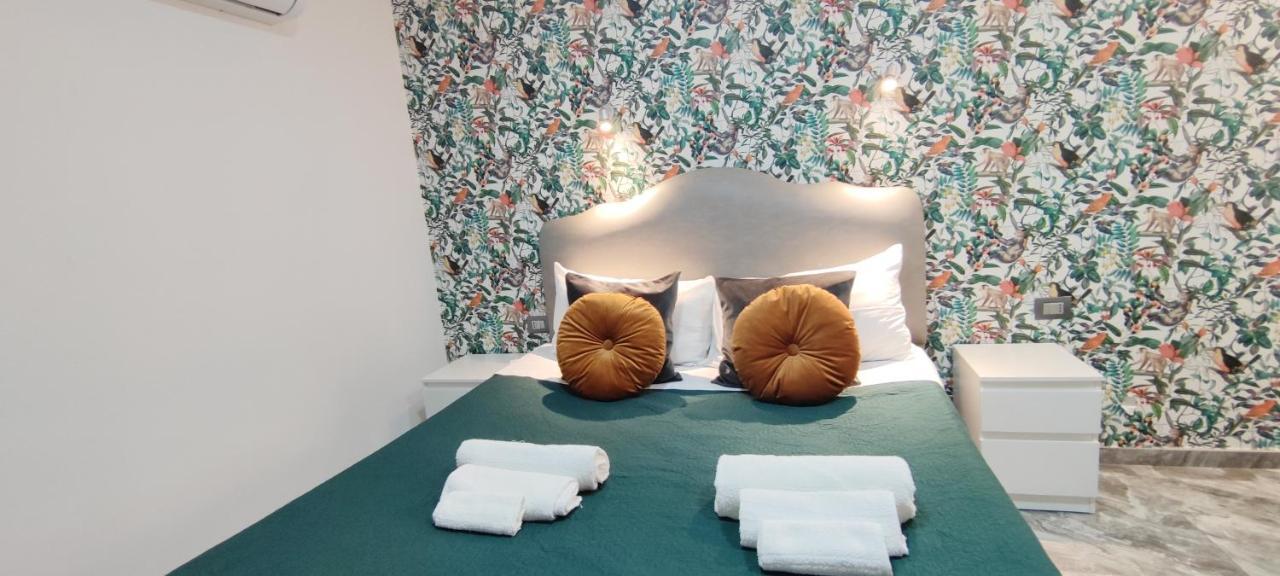 Domus Luigi Leone Bed & Breakfast Наполи Екстериор снимка