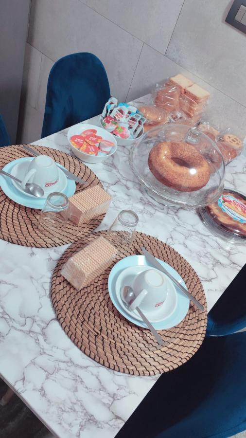 Domus Luigi Leone Bed & Breakfast Наполи Екстериор снимка
